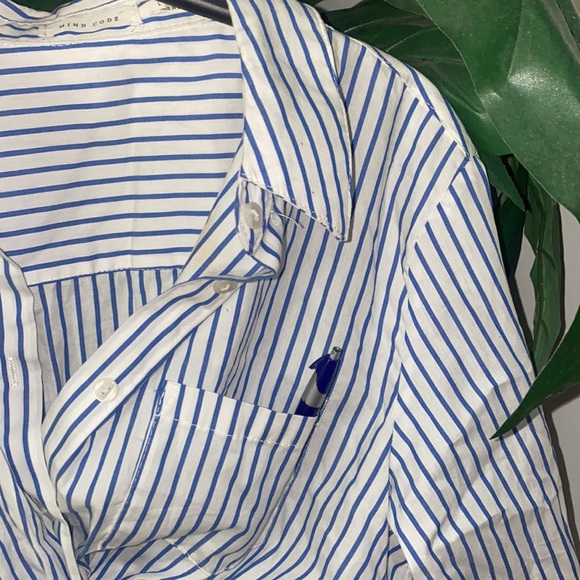 Mind code
Size L
Crop top
Button up - Picture 4 of 6